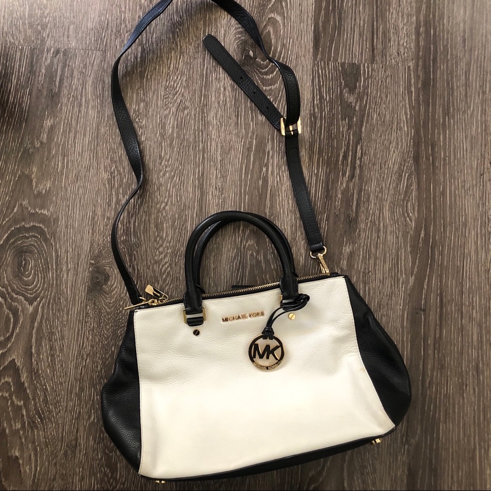 🚨SALE // Michael Kors Satchel